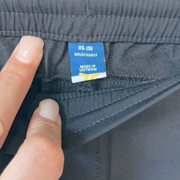 Old Navy Kids Everyday Waistband Black Pants-Size 5 - Picture 7 of 7